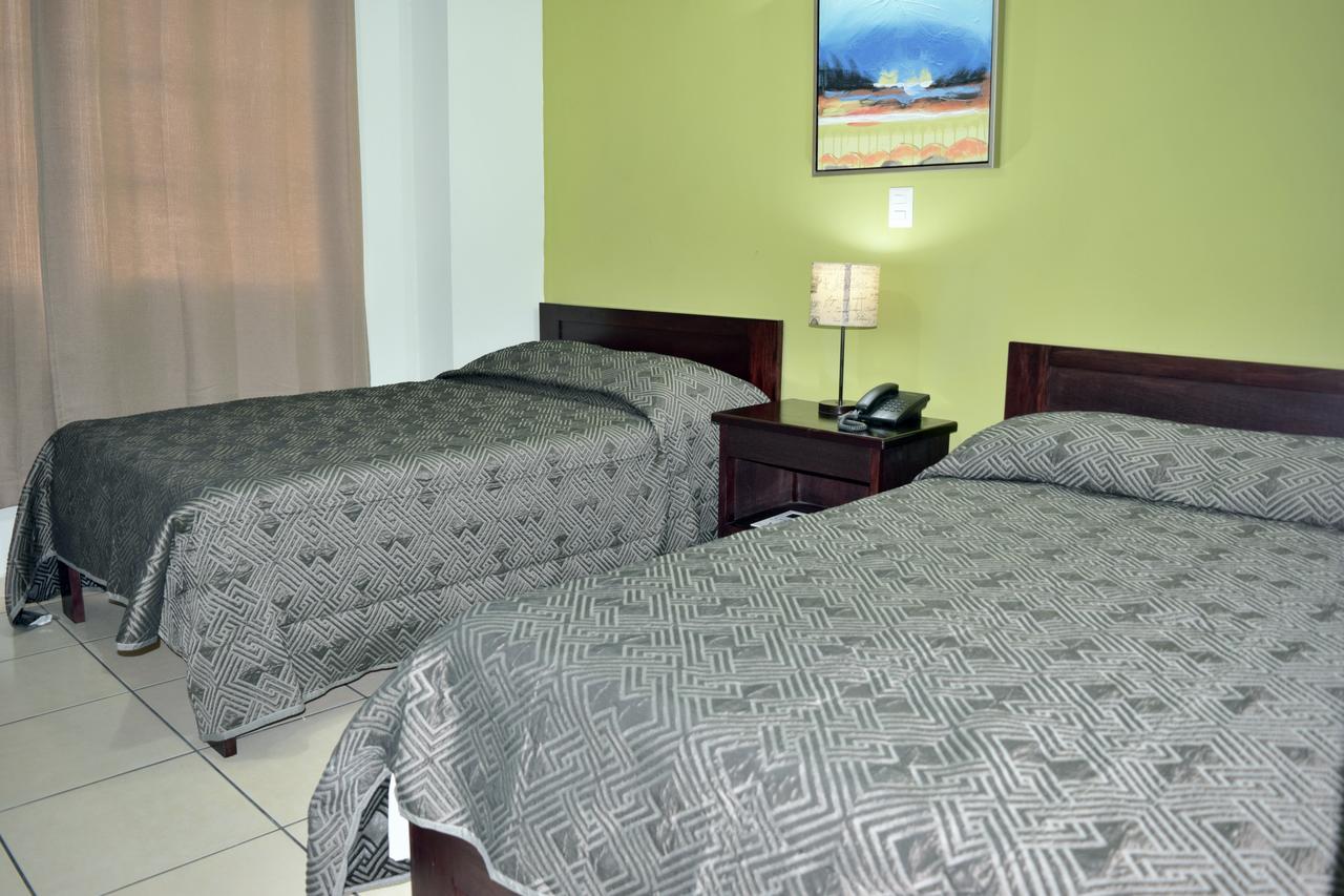 Hostal De Asturias Σαν Σαλβαντόρ Εξωτερικό φωτογραφία