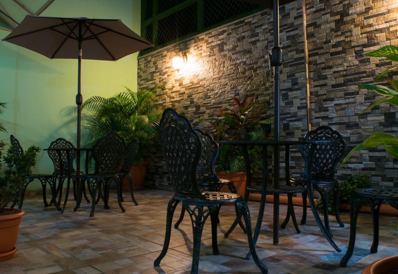 Hostal De Asturias Σαν Σαλβαντόρ Εξωτερικό φωτογραφία